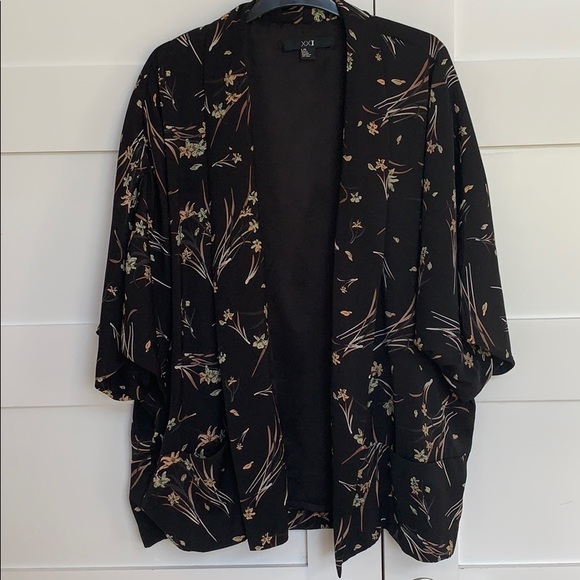 Kimonos/ Blazer - Picture 2 of 4